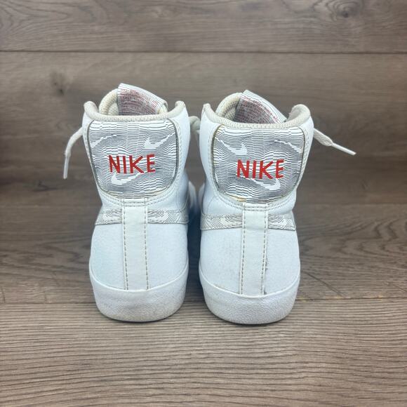Nike Blazer Mid 77 Sneakers Kid's 5.5Y White Logo Print GS DJ4624-100 - Picture 7 of 14
